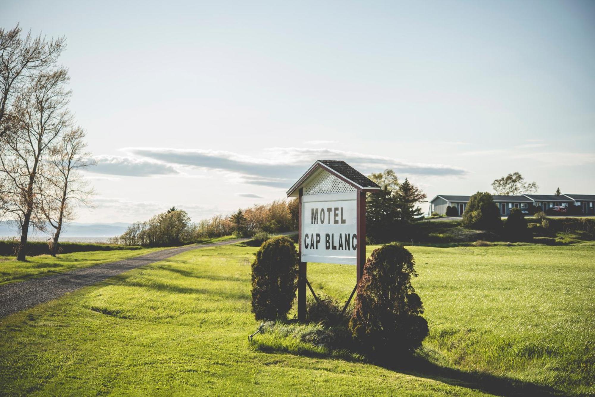 Motel Cap Blanc Kamouraska Eksteriør billede