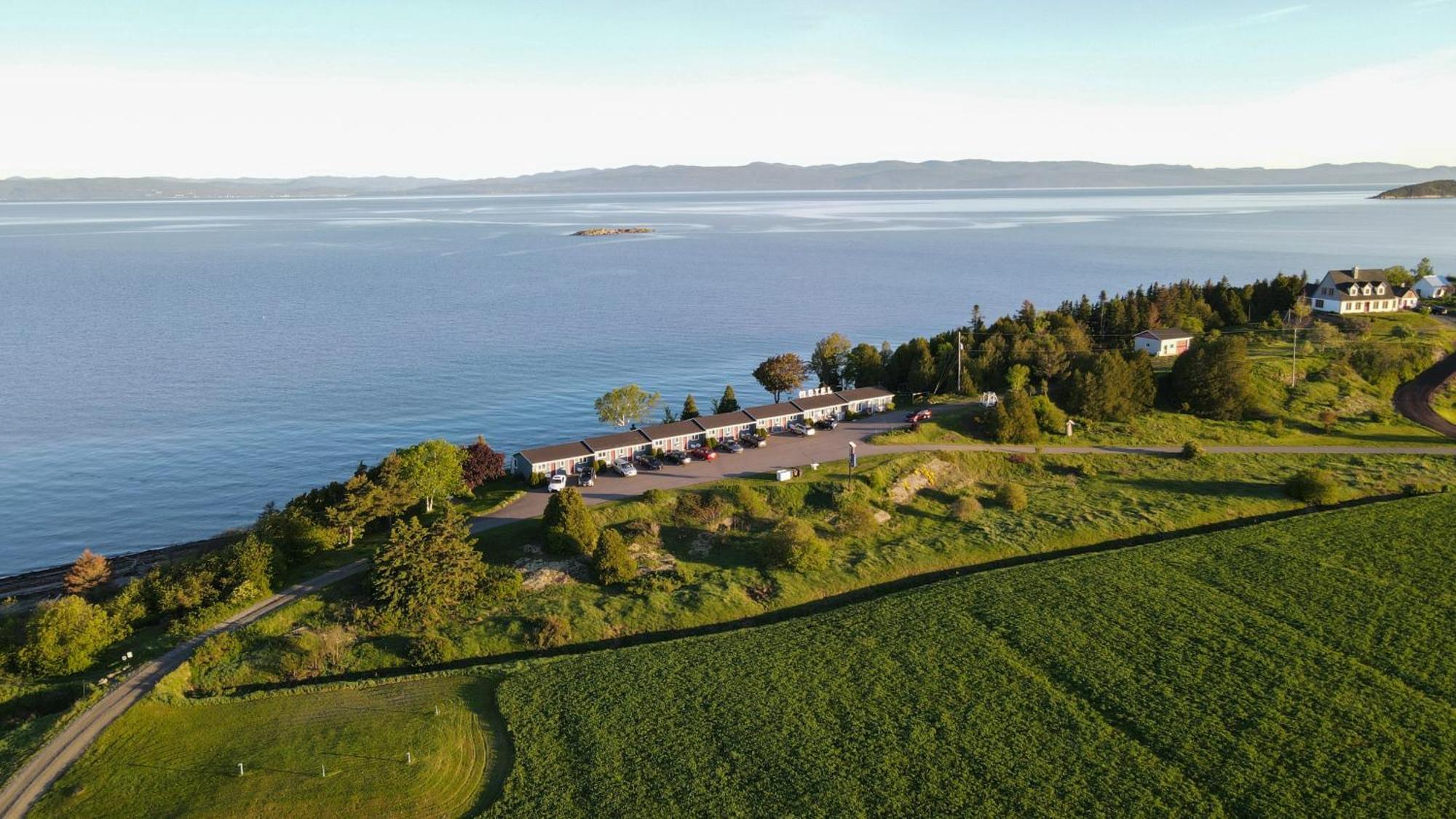 Motel Cap Blanc Kamouraska Eksteriør billede